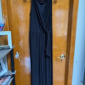 Tahari Black Sleeveless Top